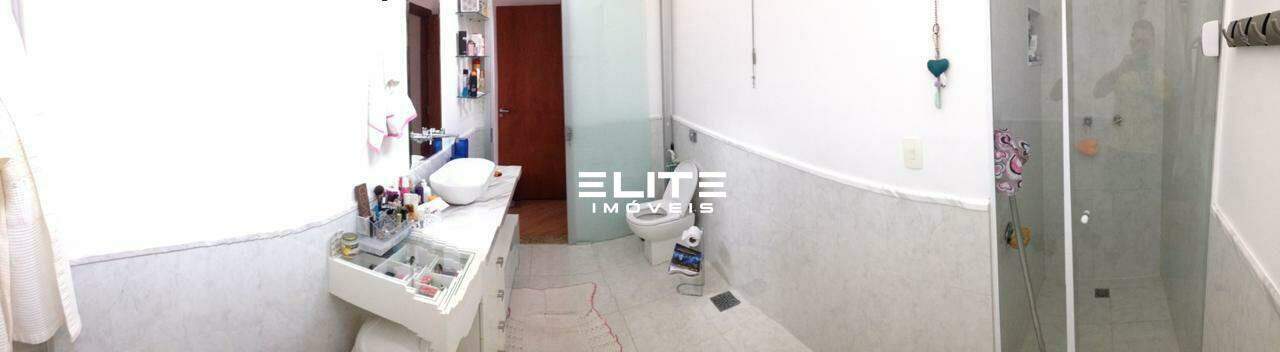 Sobrado à venda no Vila Scarpelli: 