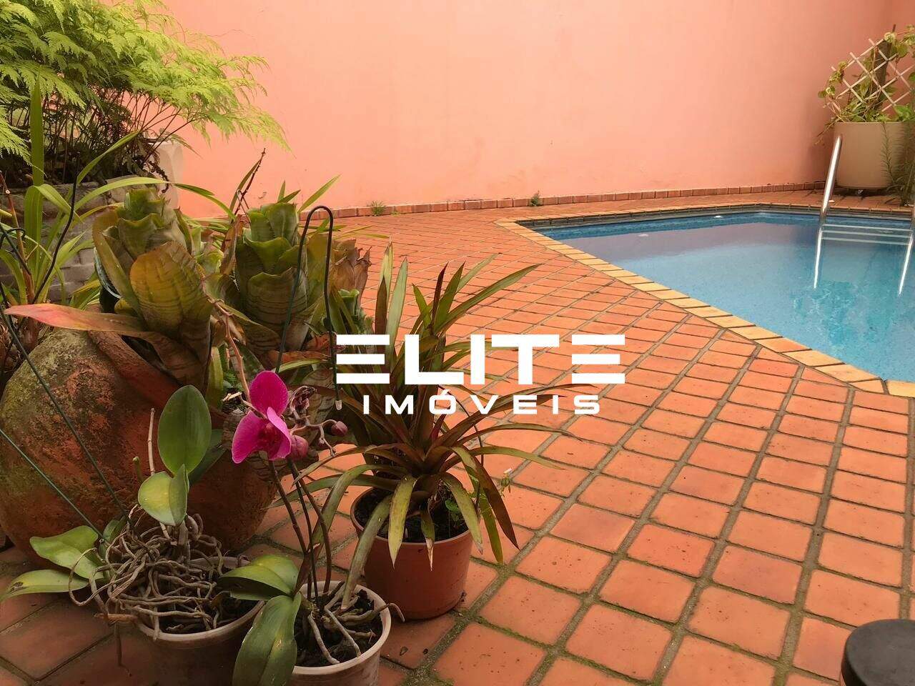 Sobrado à venda no Vila Bastos: 