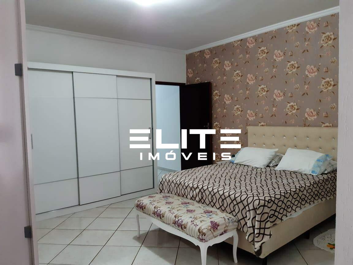 Sobrado à venda no Parque Gerassi: 