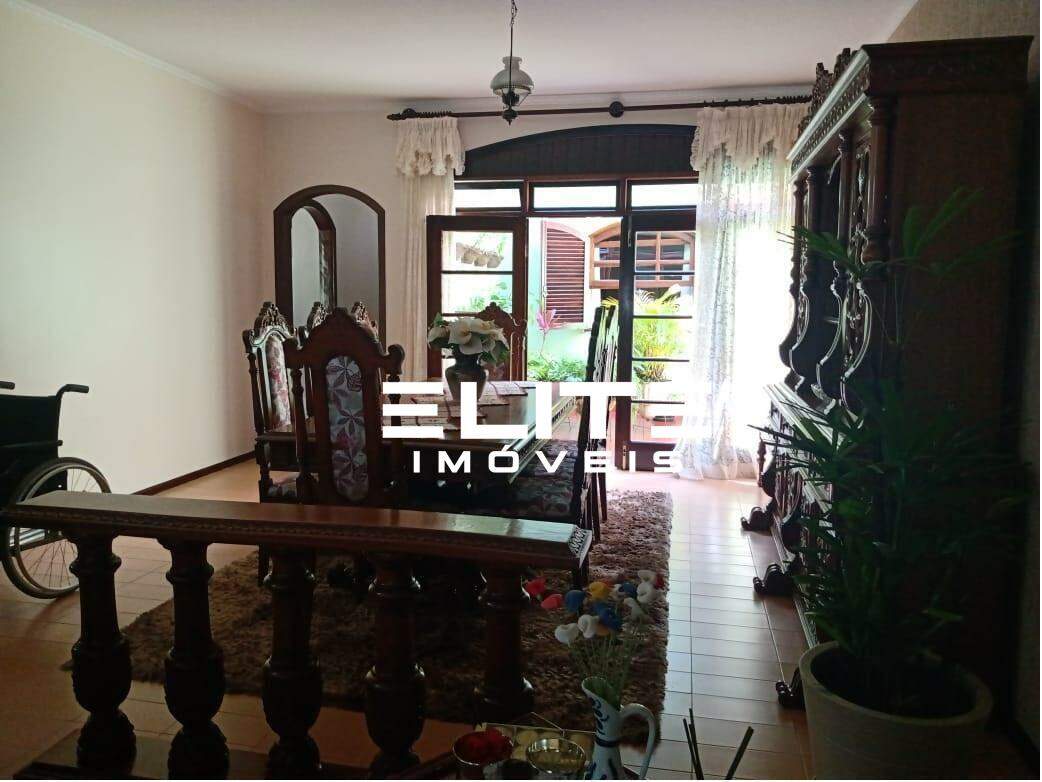 Casa à venda no Paraíso: 