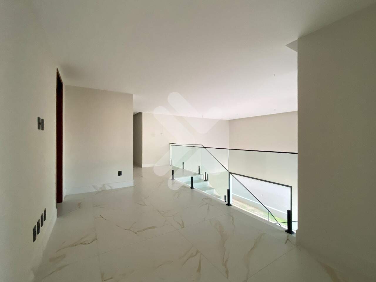 Casa em Condomínio à vendaPonta NegraNatal: HALL ÍNTIMO E ESCADA