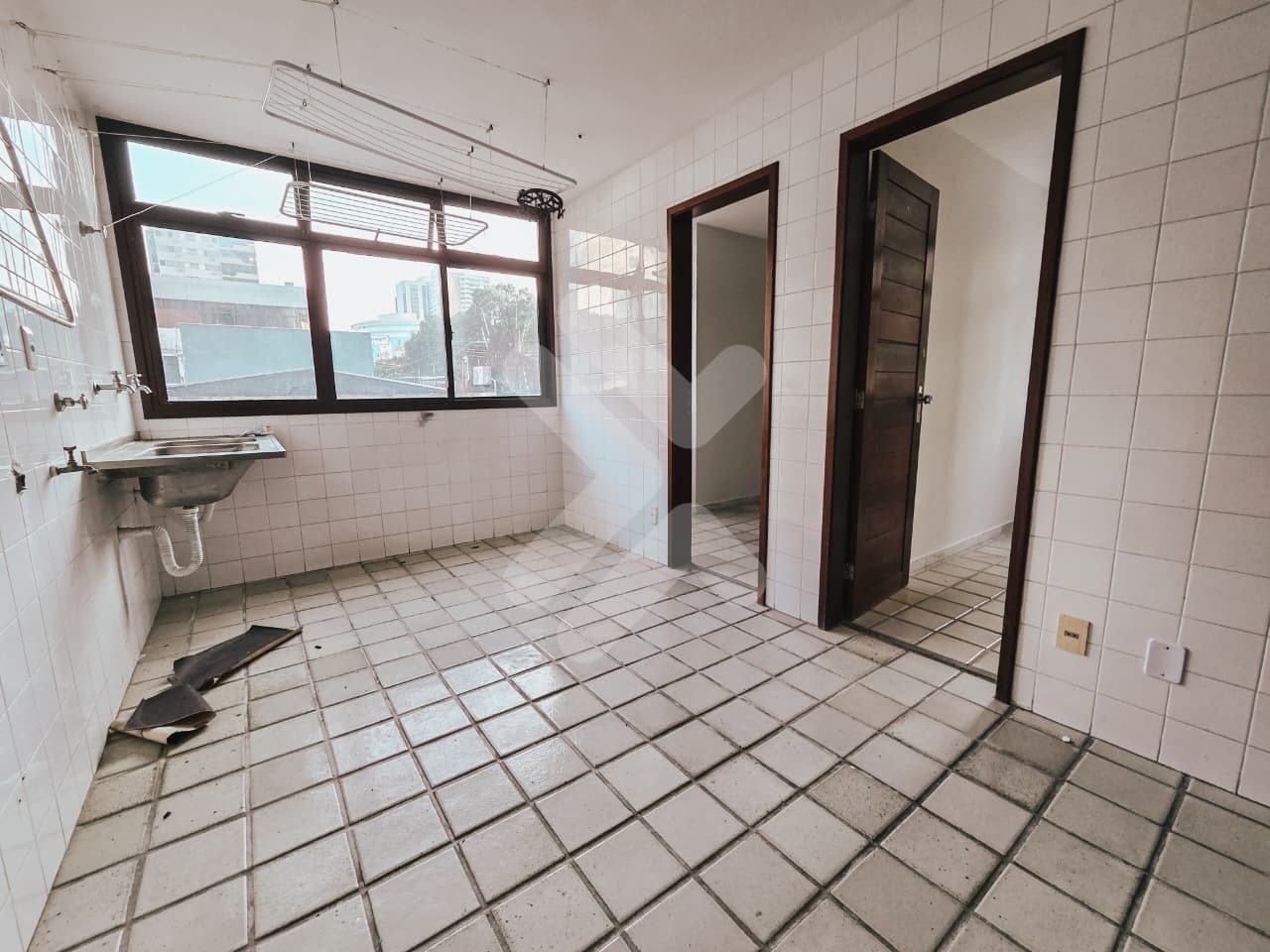 Apartamento à vendaTirolNatal: Serviço com 3 cômodos