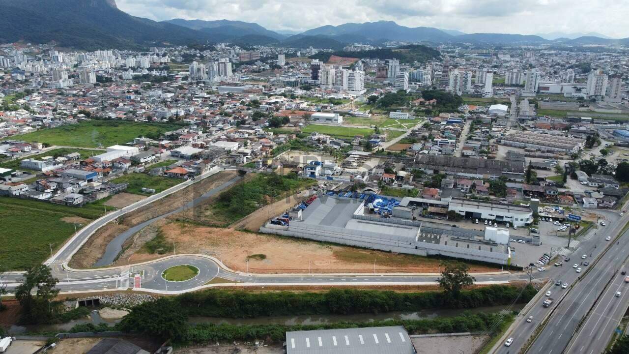 Lote à venda no Caminho Novo: 