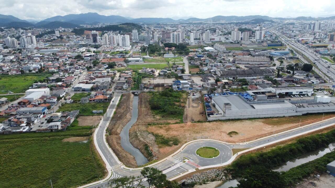 Lote à venda no Caminho Novo: 