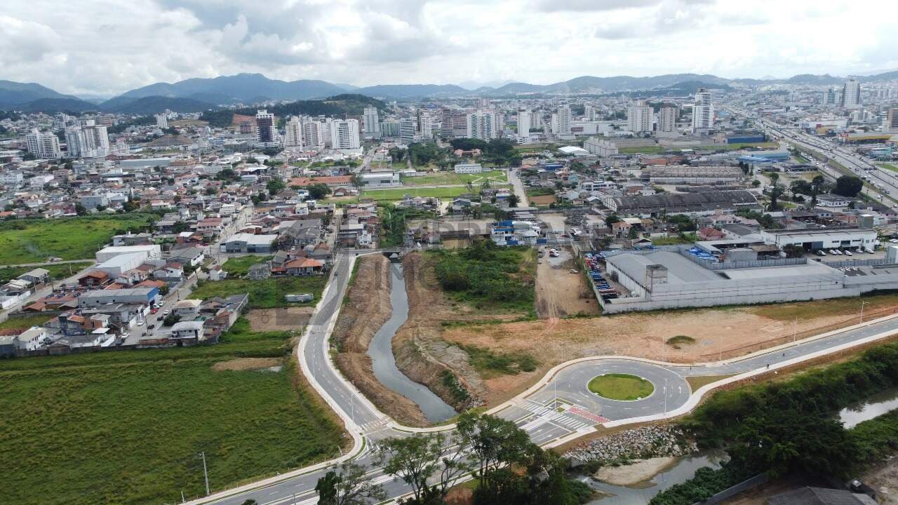 Lote à venda no Caminho Novo: 