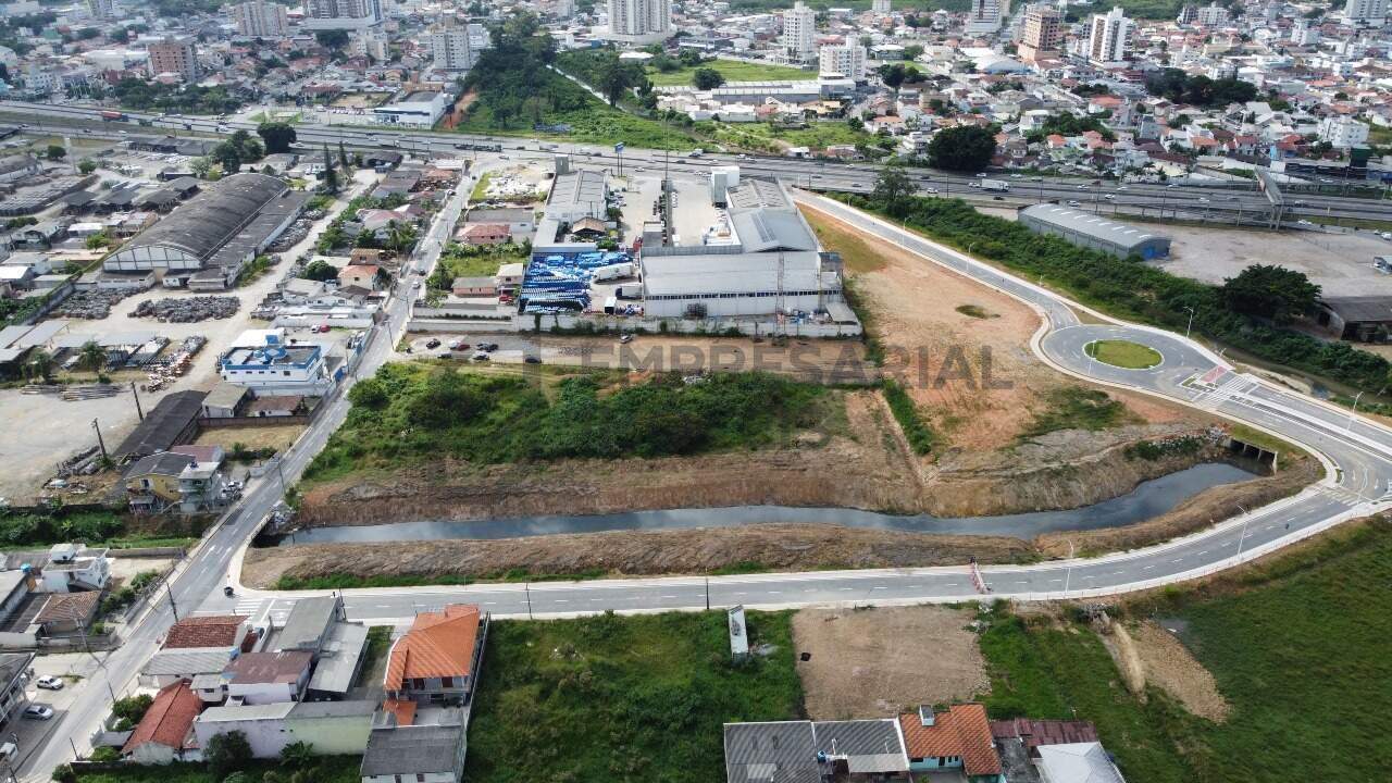 Lote à venda no Caminho Novo: 