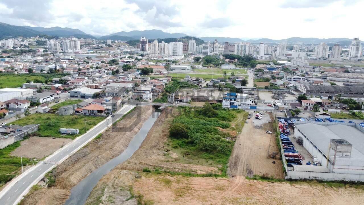 Lote à venda no Caminho Novo: 