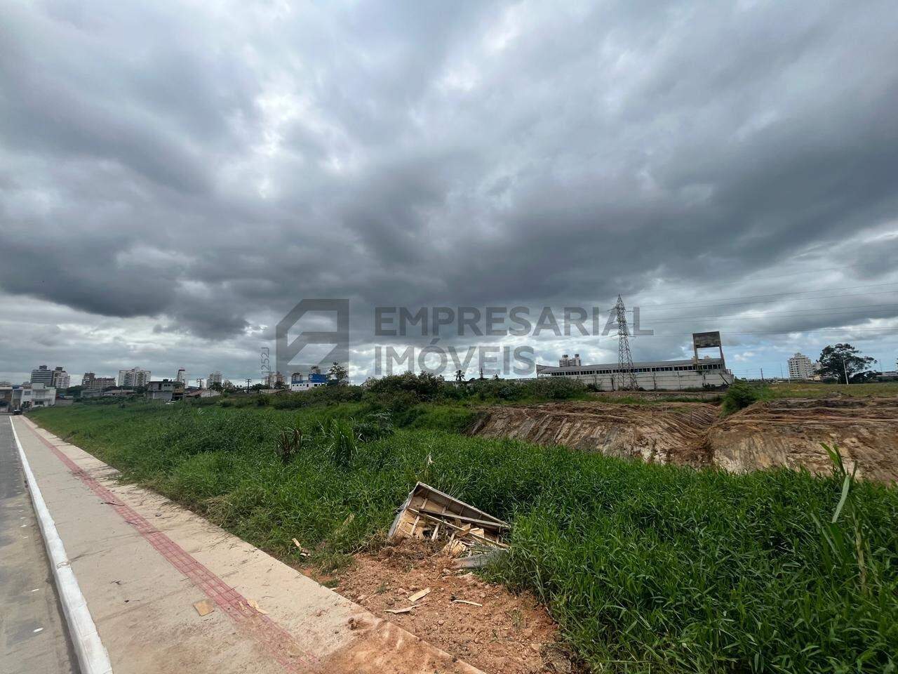 Lote à venda no Caminho Novo: 