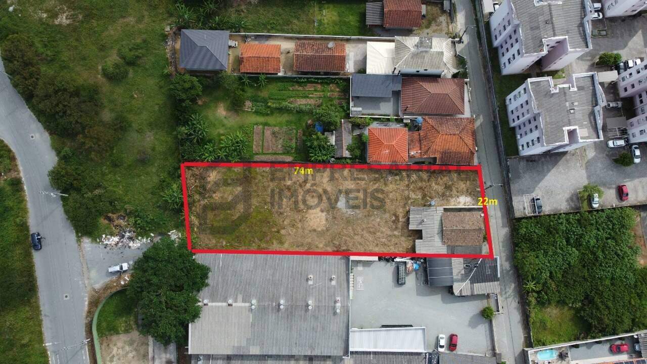 Lote à venda no Aririú: 