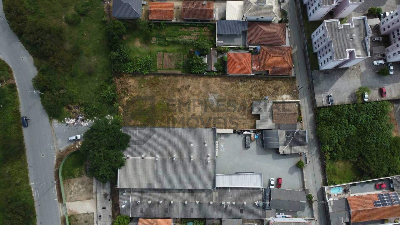 Lote à venda no Aririú: 