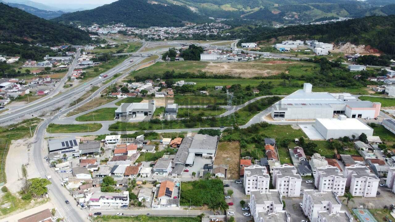Lote à venda no Aririú: 