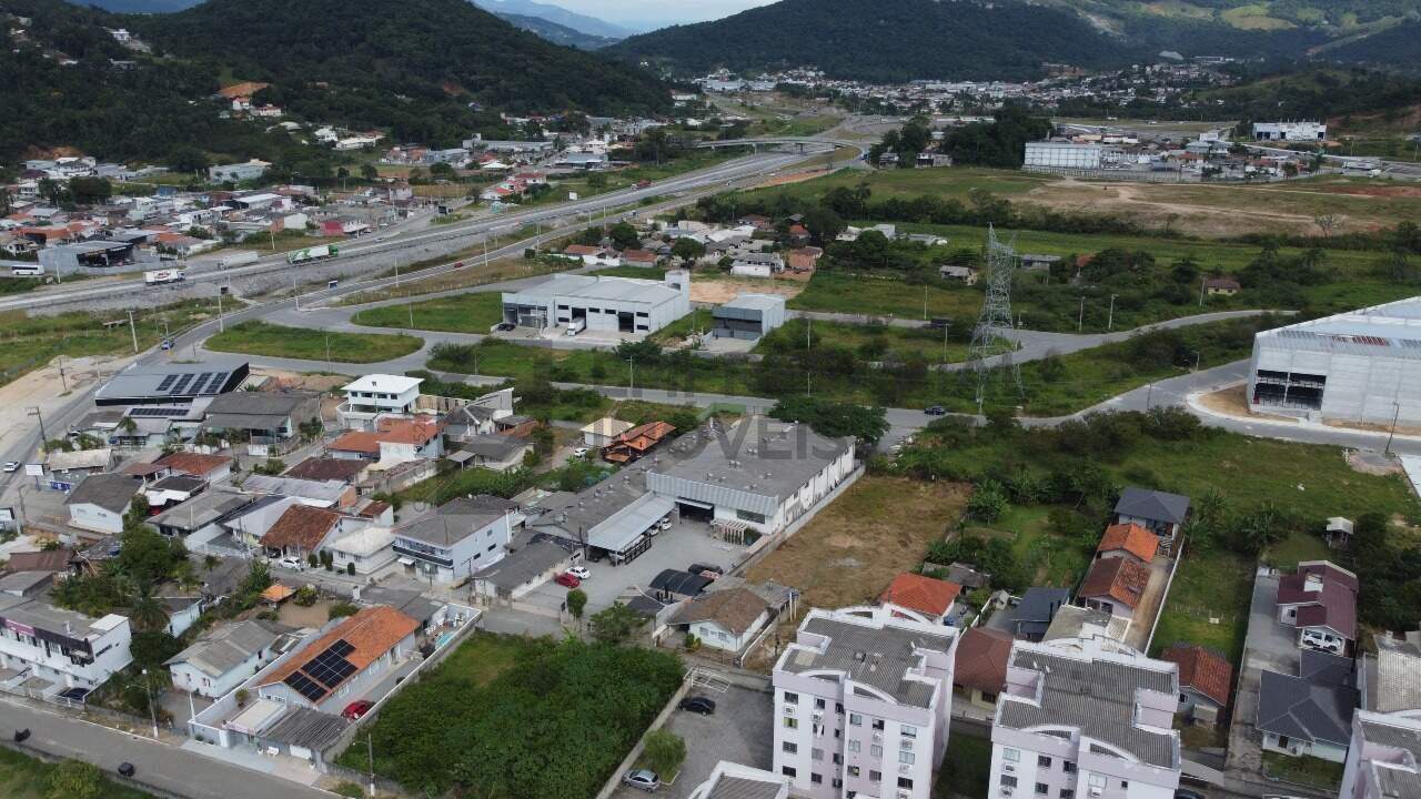 Lote à venda no Aririú: 