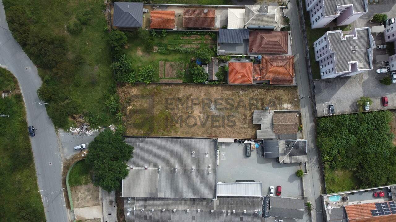 Lote à venda no Aririú: 