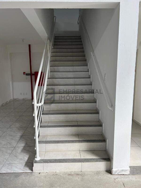 Galpão para aluguel no Barreiros: 