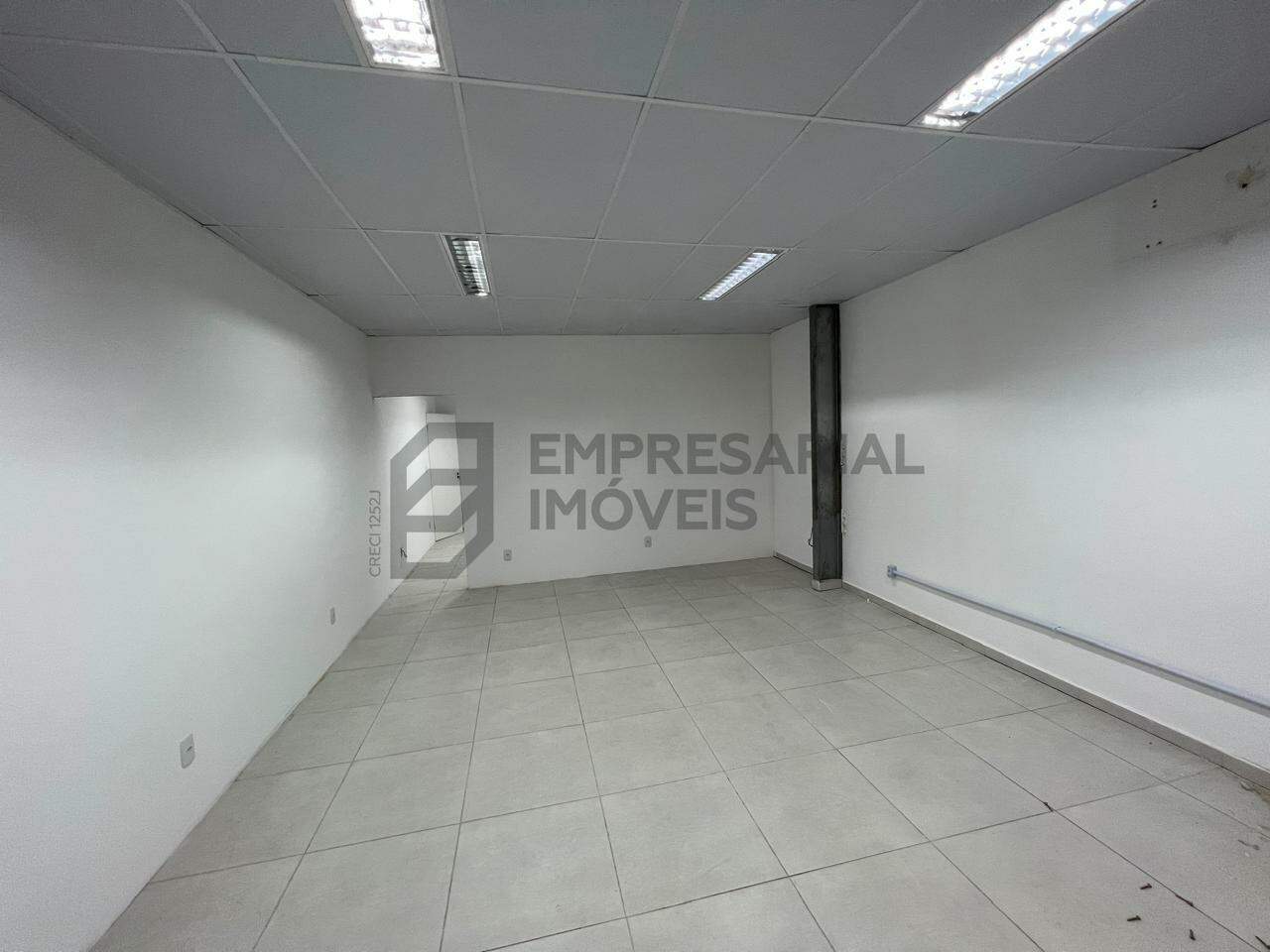 Galpão para aluguel no Barreiros: 