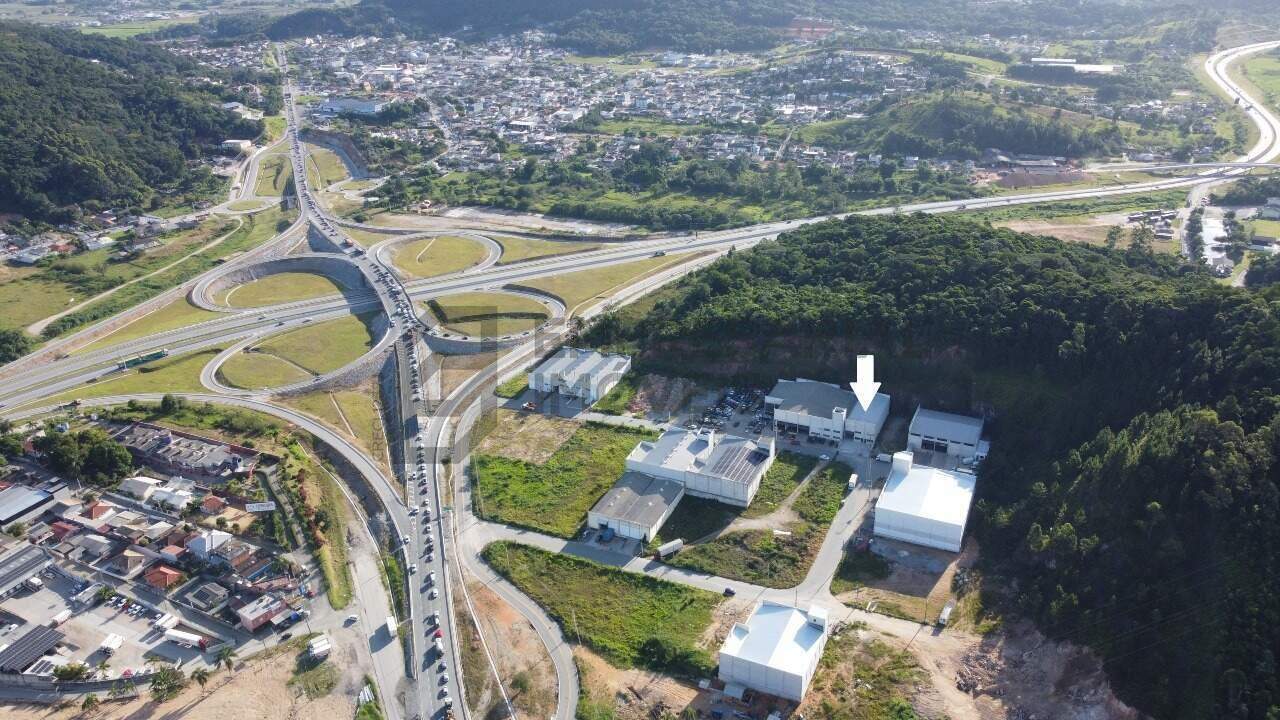Galpão para aluguel no Aririú: