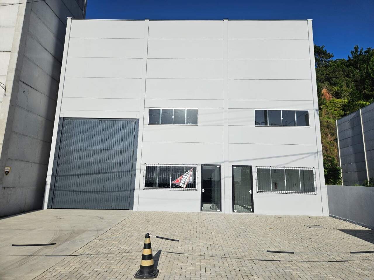 Galpão para aluguel no Aririú: 