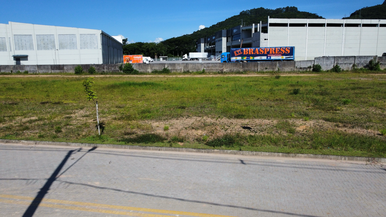 Lote em condomínio à venda no Beira Rio: