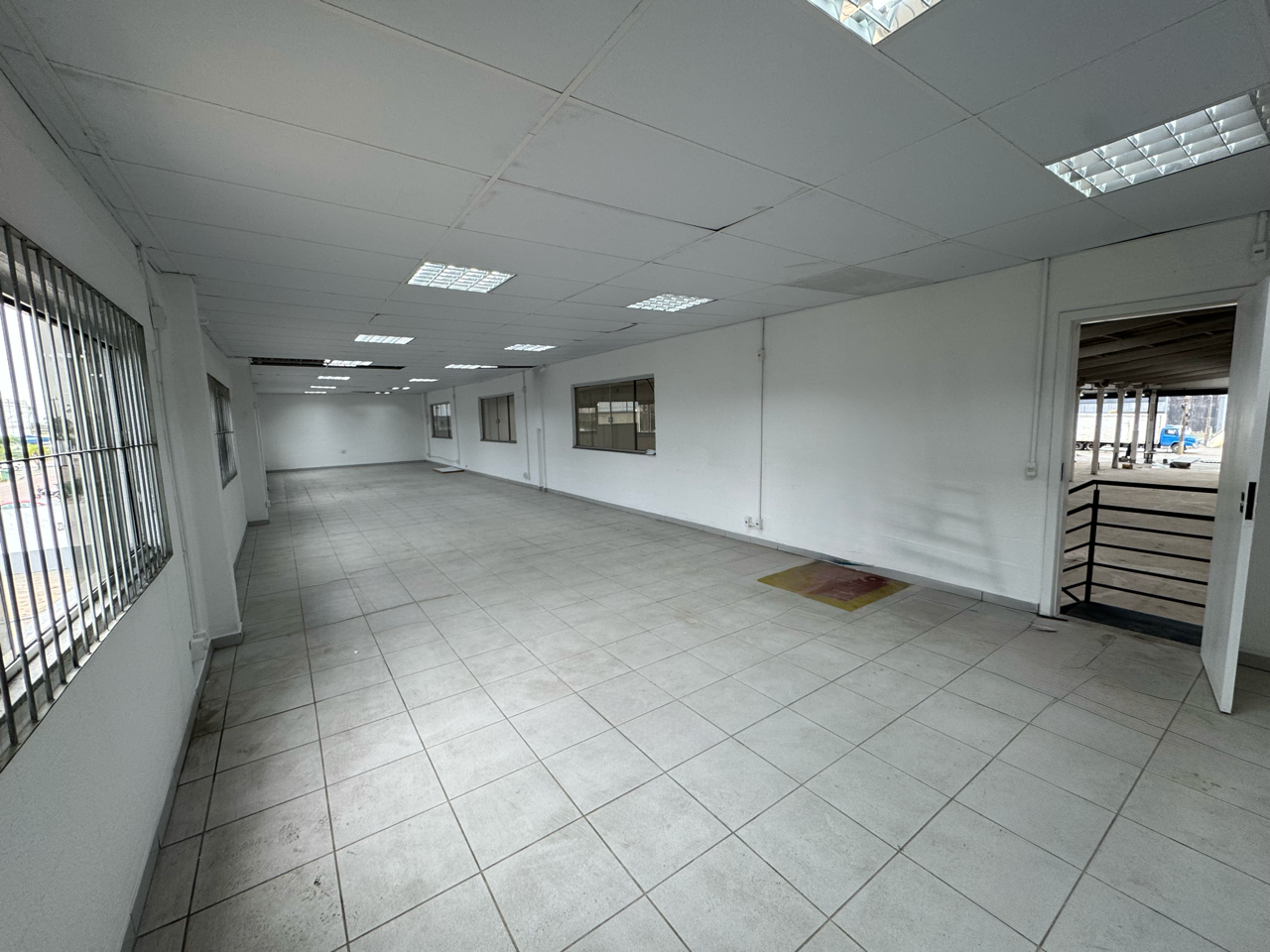 Galpão para aluguel no Brejarú: 