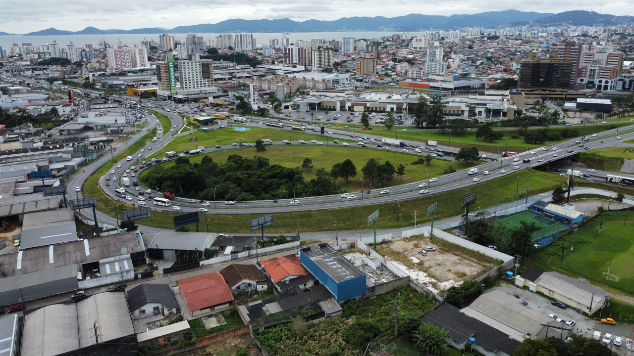 Lote à venda no Roçado: