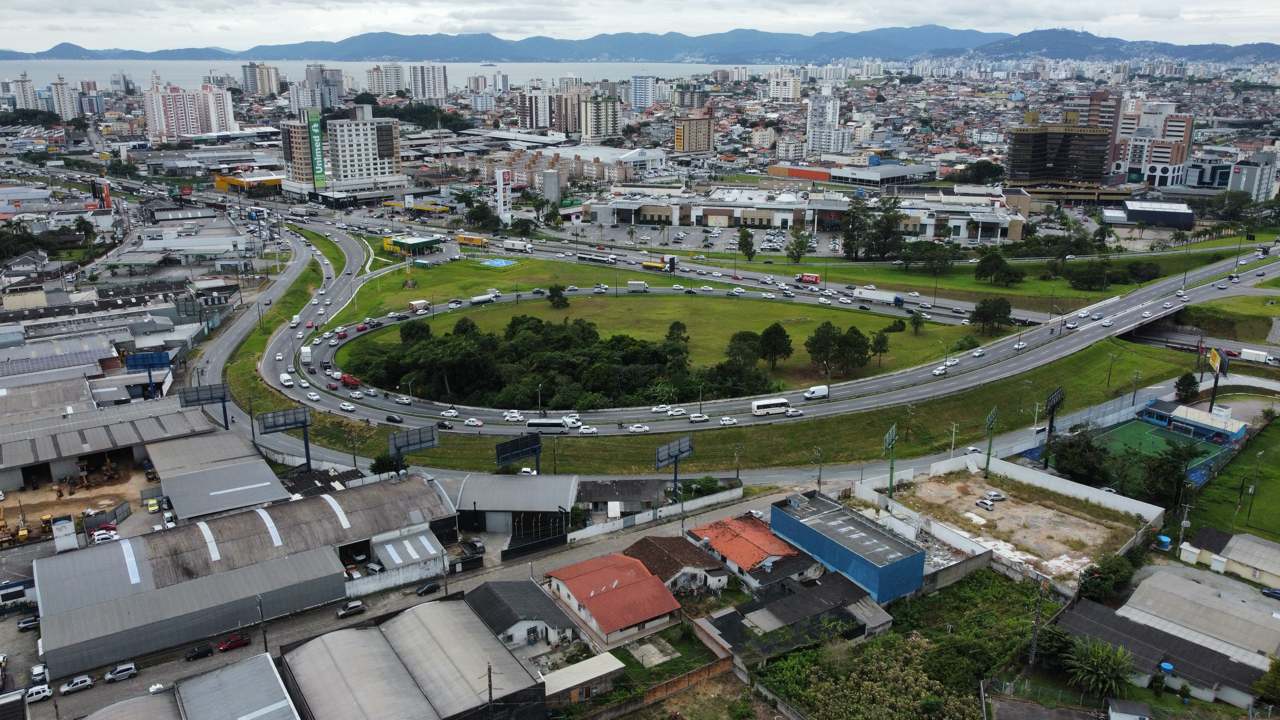 Lote à venda no Roçado: