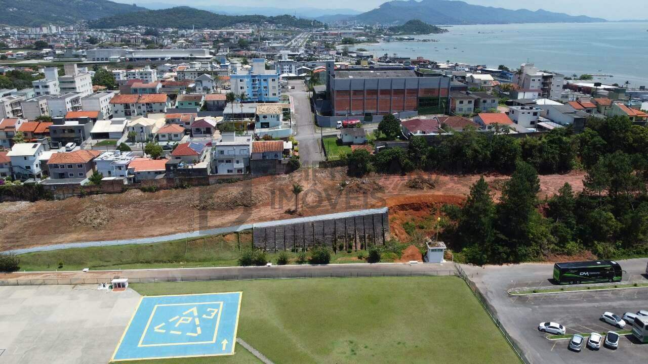 Lote à venda no Serraria: 