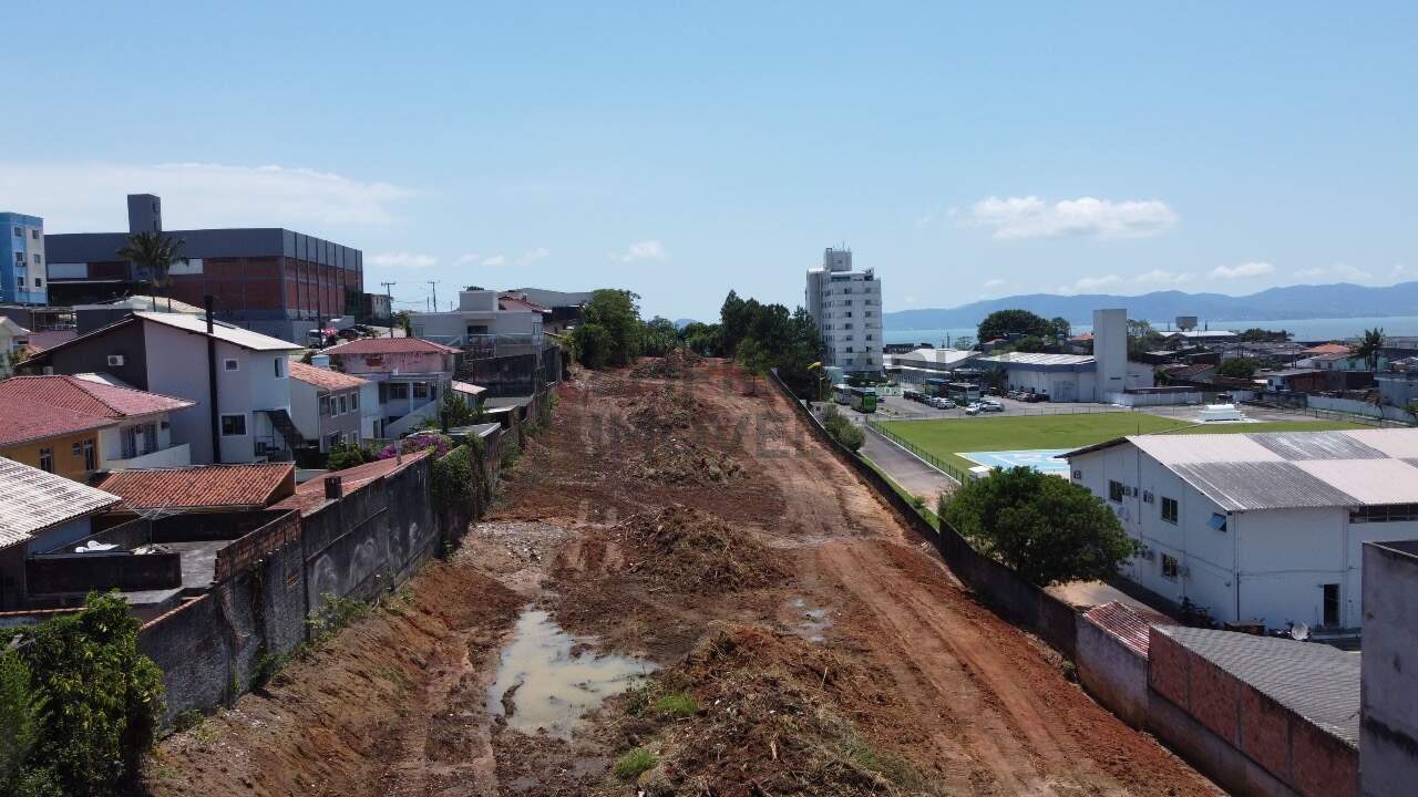 Lote à venda no Serraria: 