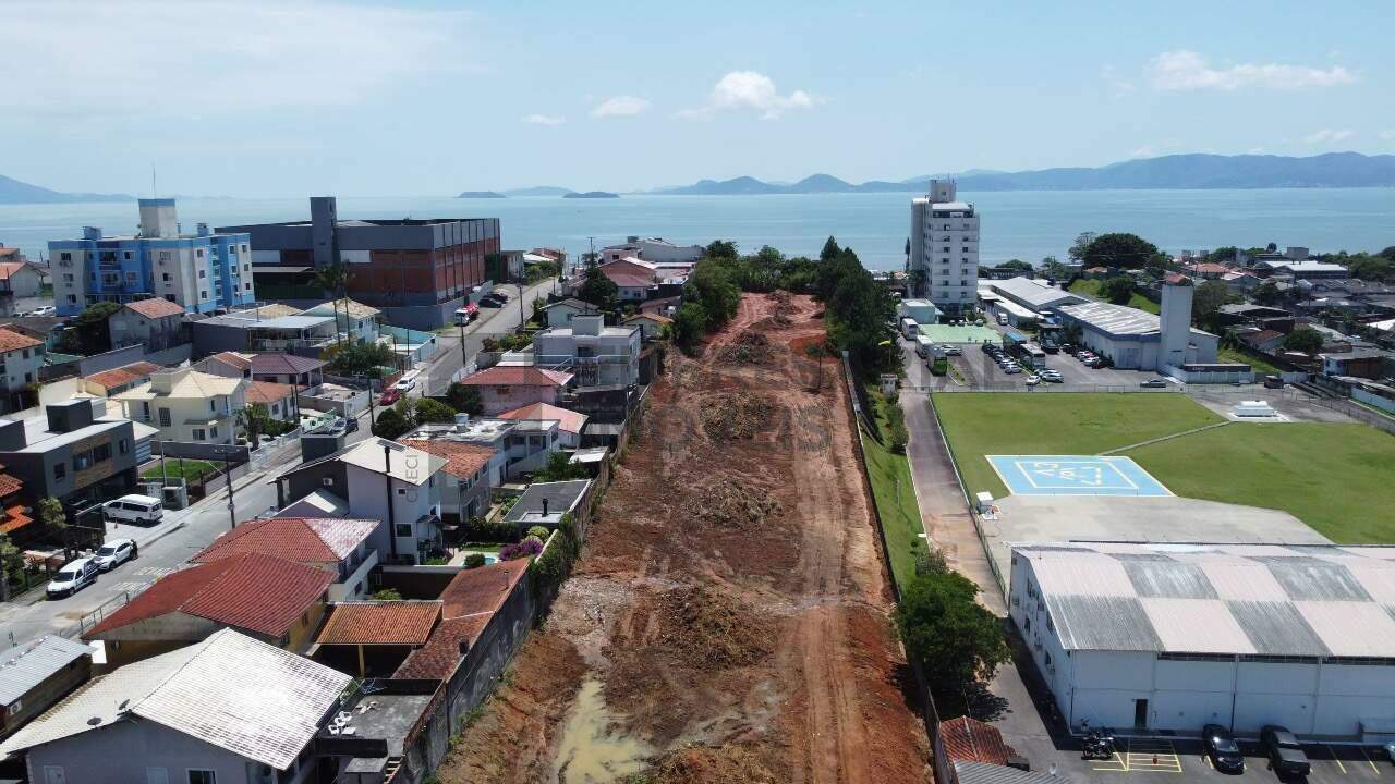 Lote à venda no Serraria: 