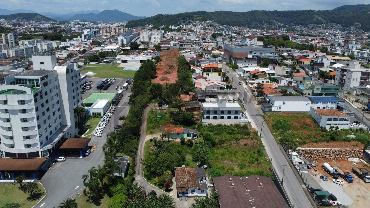 Lote à venda no Serraria: 