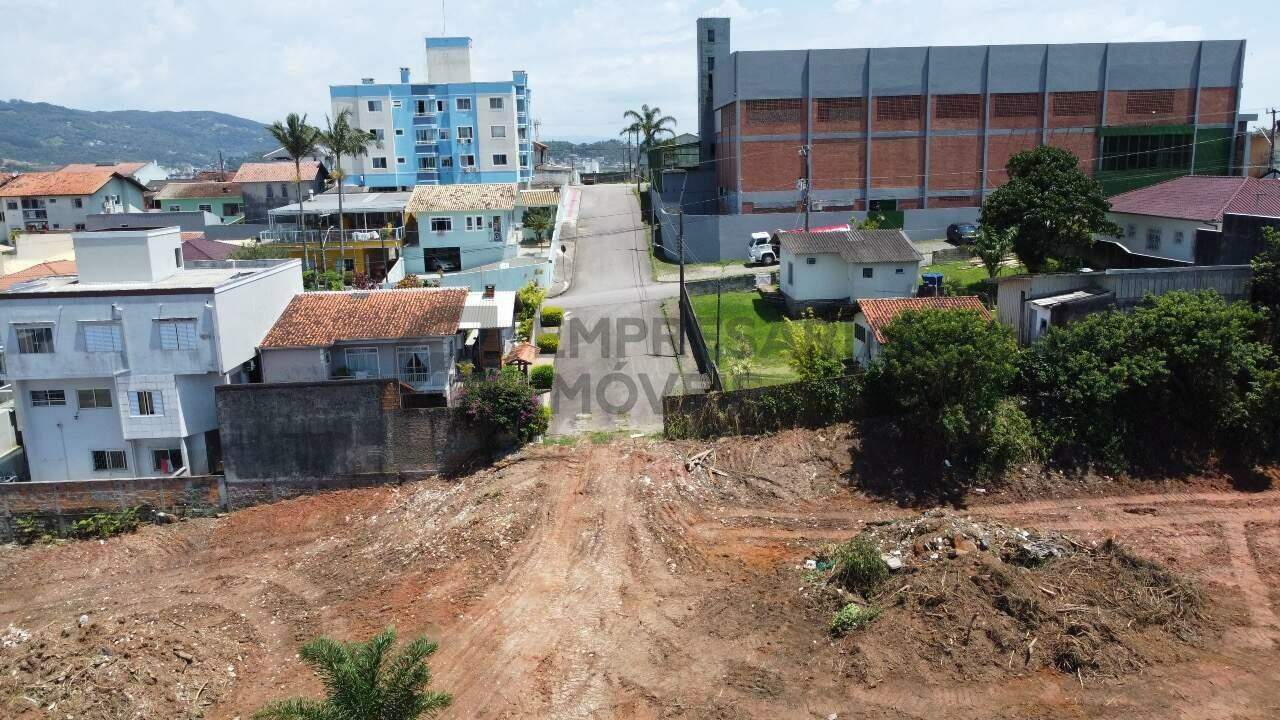 Lote à venda no Serraria: 