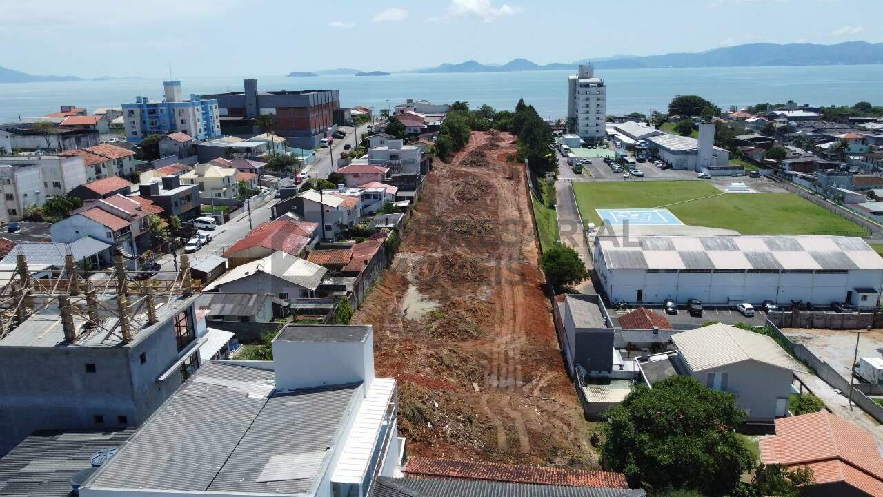 Lote à venda no Serraria: 
