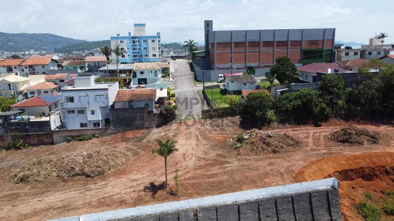 Lote à venda no Serraria: 