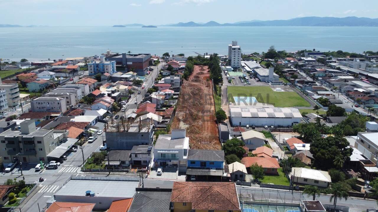 Lote à venda no Serraria: 