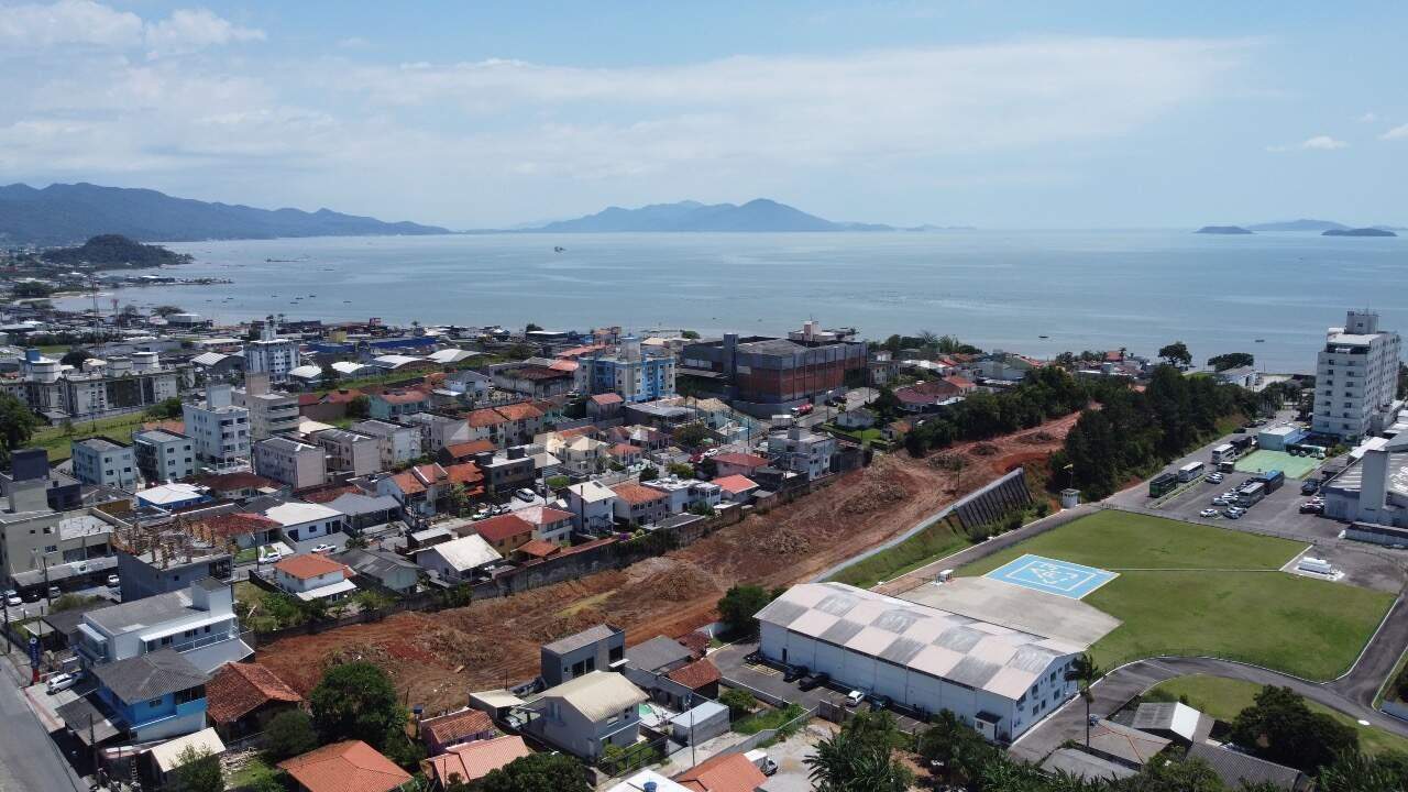 Lote à venda no Serraria: 