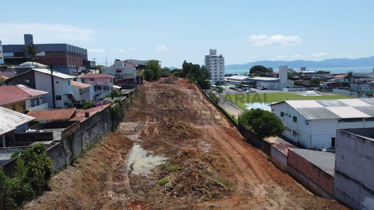 Lote à venda no Serraria: 