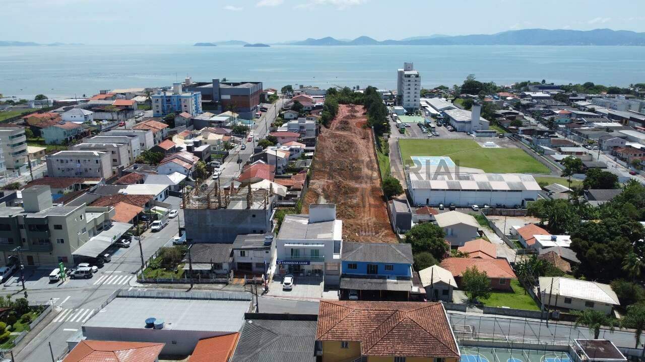Lote à venda no Serraria: 