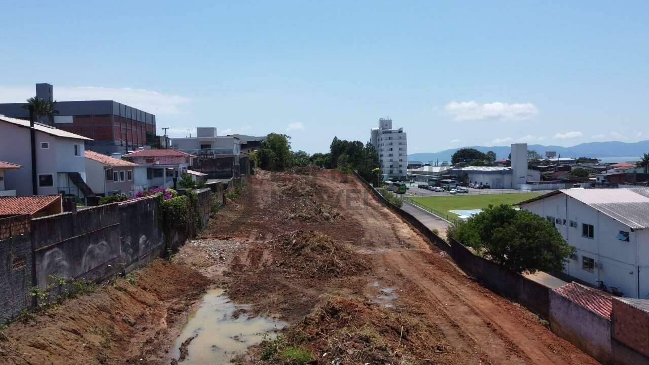 Lote à venda no Serraria: 