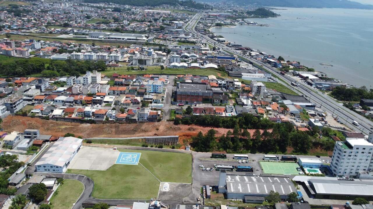 Lote à venda no Serraria: 