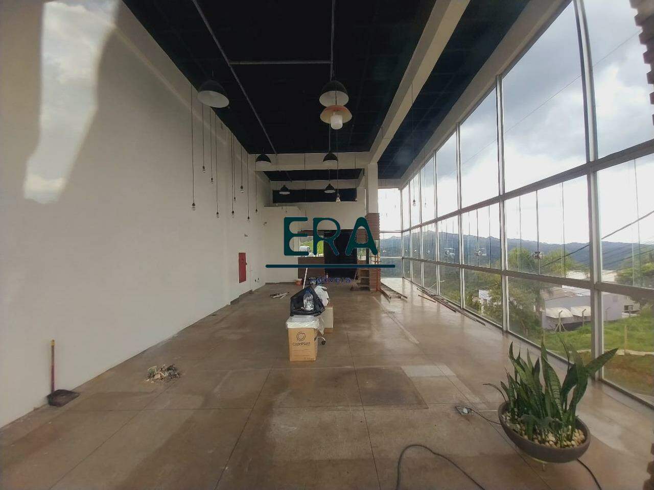 Loja-Salão para alugar, 183m² - Foto 1