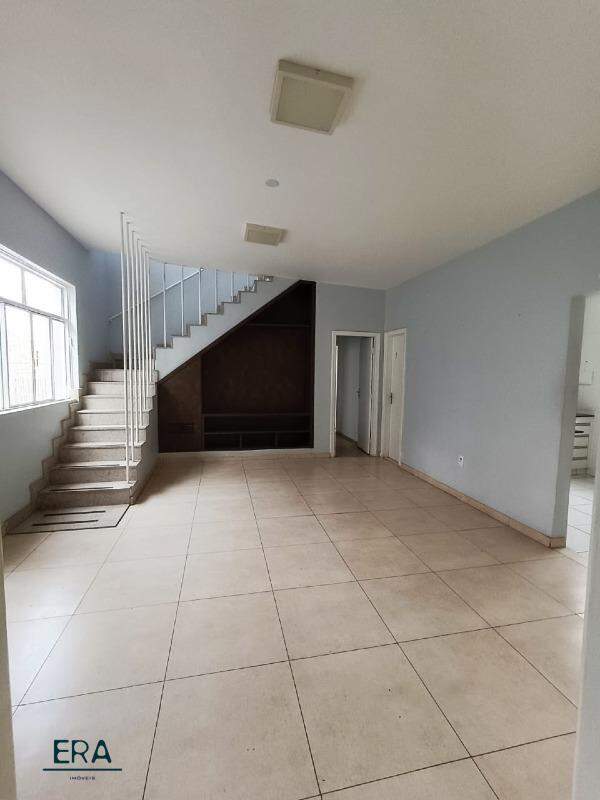Casa para alugar com 1 quarto, 341m² - Foto 2