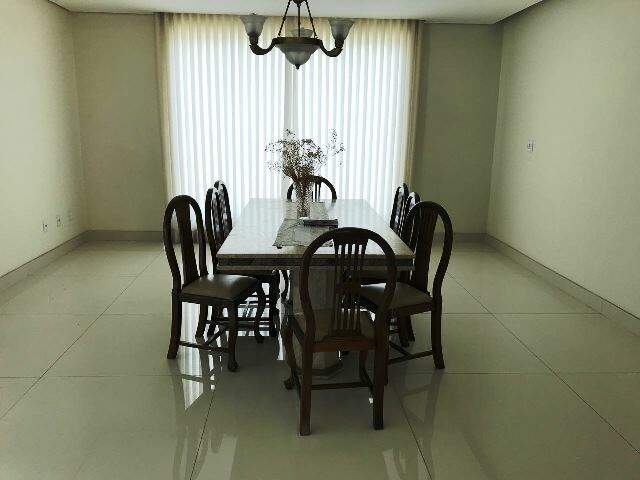 Casa à venda com 6 quartos, 1190m² - Foto 2