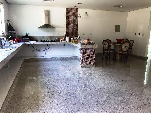 Casa à venda com 6 quartos, 1190m² - Foto 3