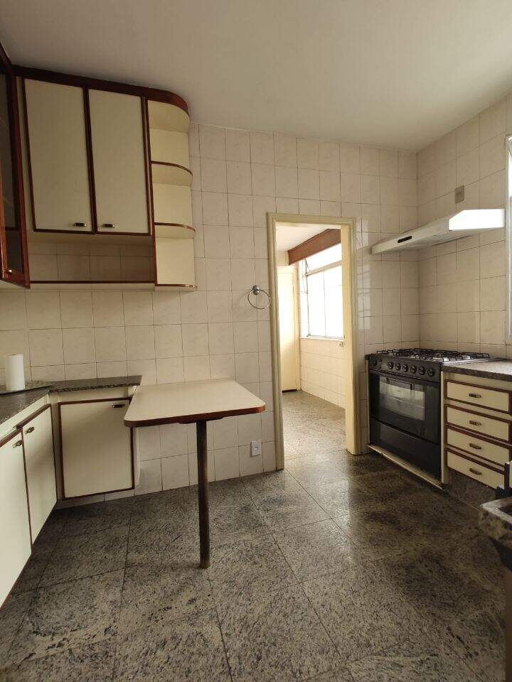 Apartamento à venda com 3 quartos, 220m² - Foto 5