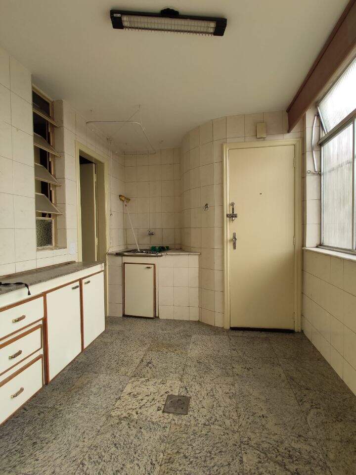 Apartamento à venda com 3 quartos, 220m² - Foto 6