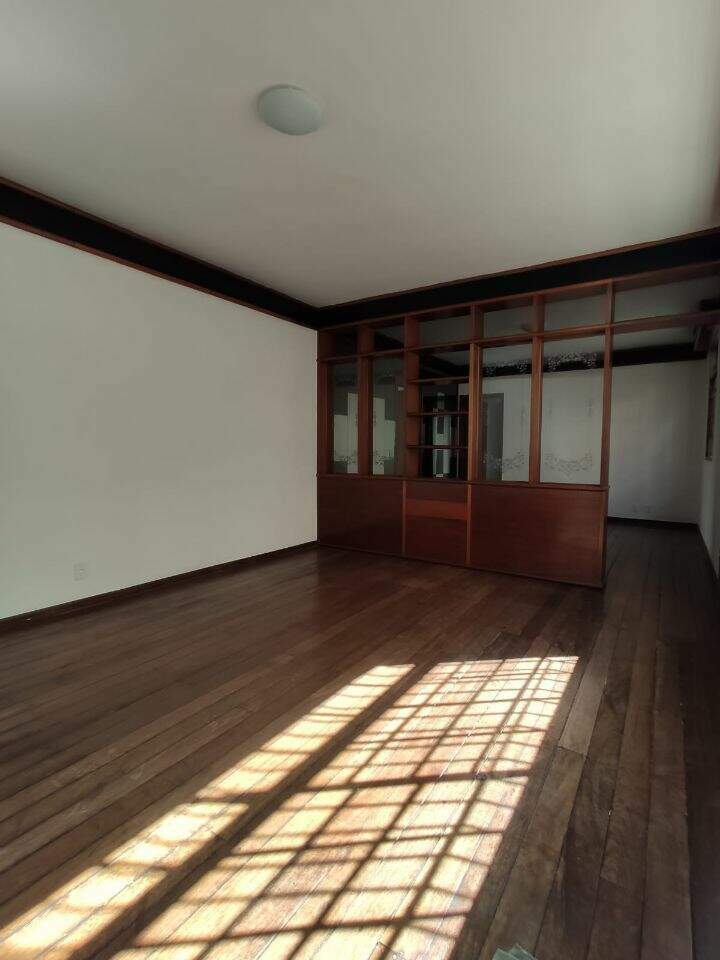 Apartamento à venda com 3 quartos, 220m² - Foto 1