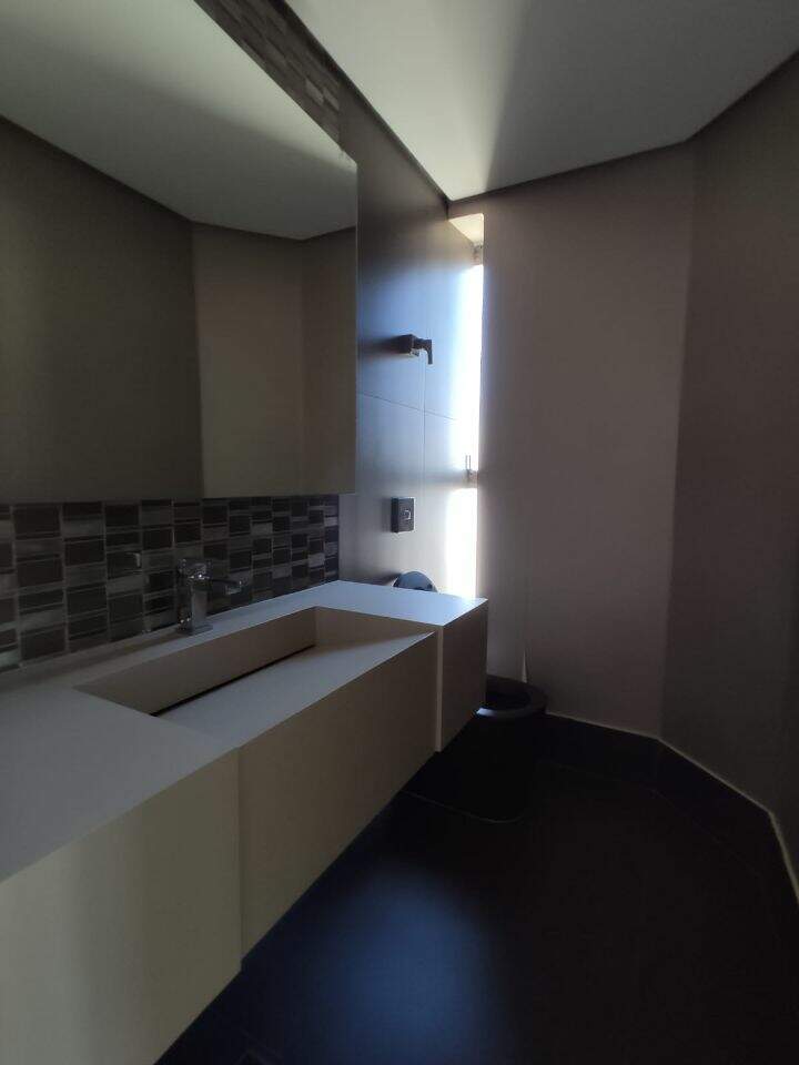 Apartamento à venda com 4 quartos, 180m² - Foto 2