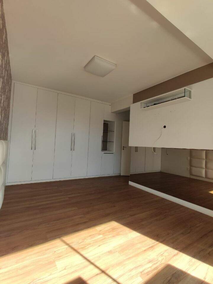 Apartamento à venda com 4 quartos, 180m² - Foto 10
