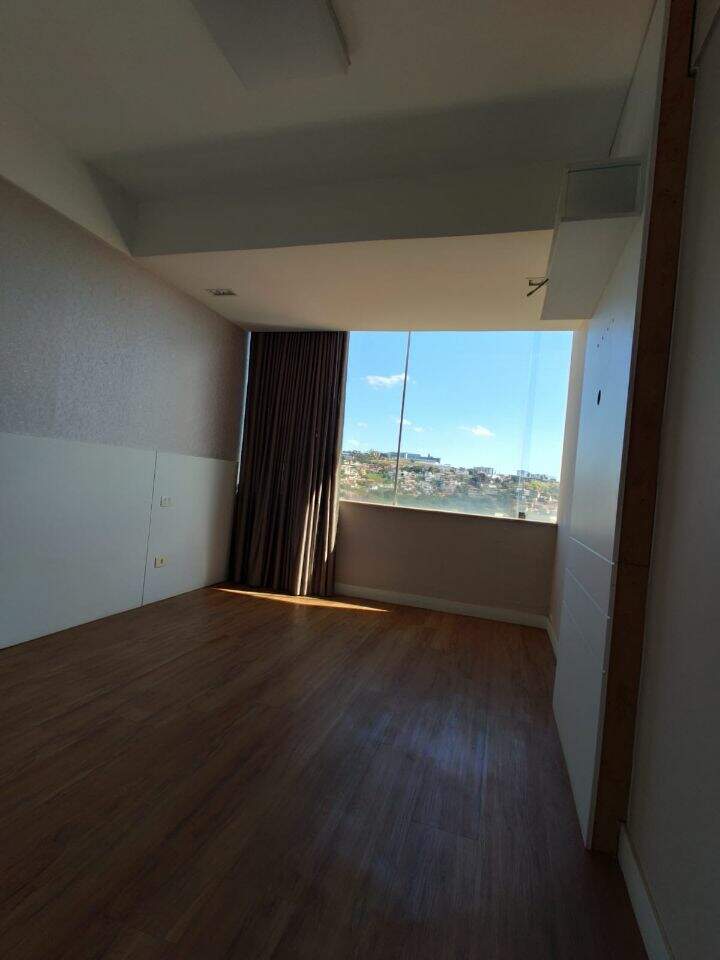 Apartamento à venda com 4 quartos, 180m² - Foto 11