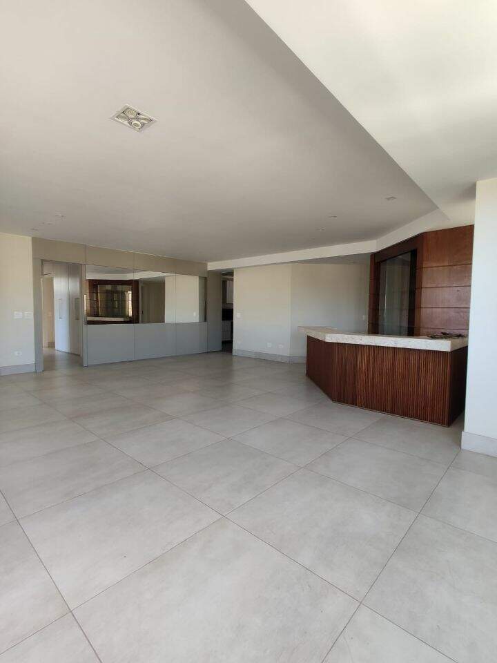 Apartamento à venda com 4 quartos, 180m² - Foto 12