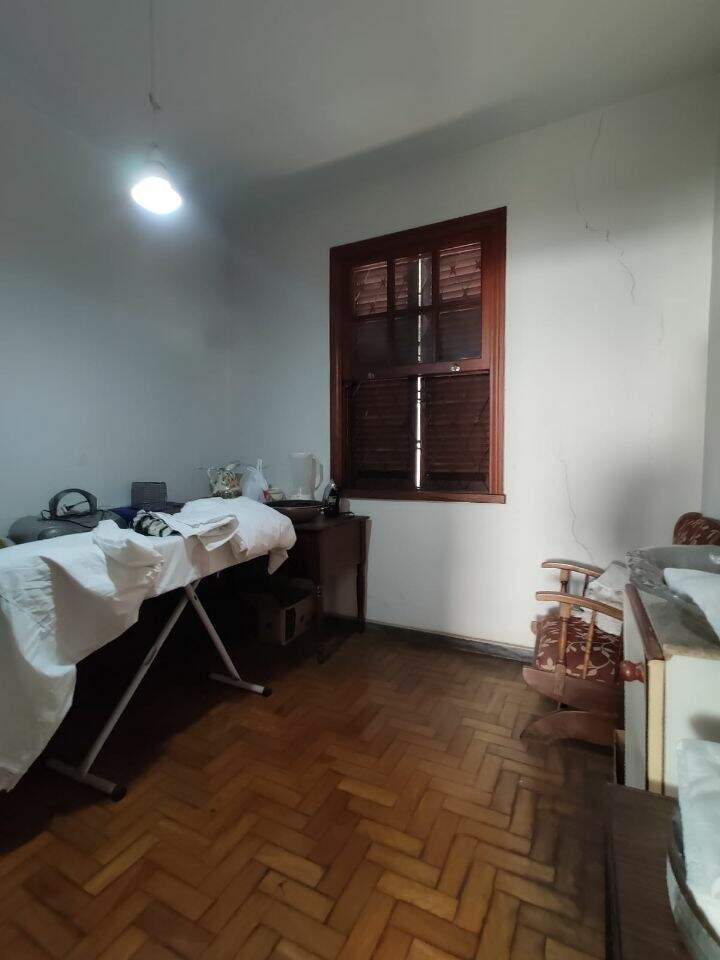Casa à venda com 3 quartos, 270m² - Foto 2